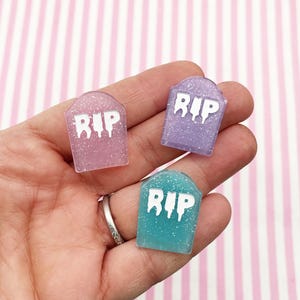 3 pastelkleurige veelkleurige glitter RIP hars grafsteen grafcaboches met platte achterkant, plaksteen acryl plastic glitter Halloween-cabines Dh109a