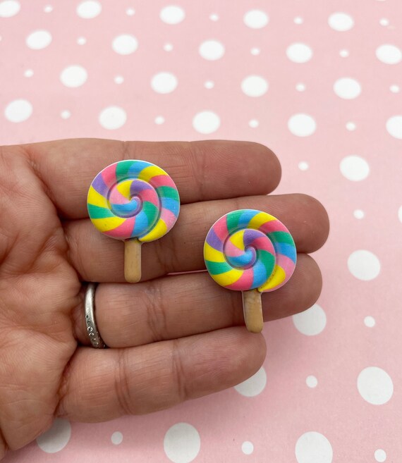 Resin Cab - Round Large, Claw Swirl Resin Cab - Round Large, Claw Swirl