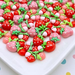 10 graziosi cabochon kawaii a forma di fragola in resina con retro piatto, graziosi cabochon in plastica acrilica con retro piatto, 988