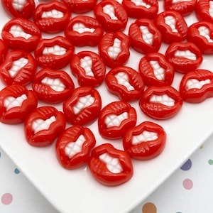 10 Red Lip Flatbacked 21mm Resin Cabochons, Cute Flat Backed Acrylic Plastic Kawaii Cabs, 211b
