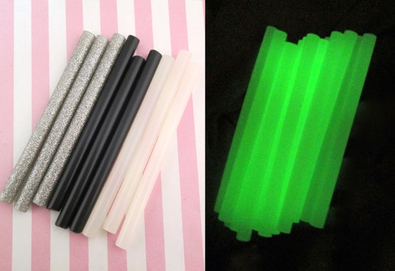 9 Piece Black, Silver and Glow in the Dark Hot Glue Sticks for Kawaii and  Decoden, Wax Seals, Etc. mini Size -  Denmark