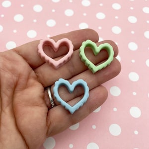 10 Pastel Resin Flat Backed Heart Cabochons, Acrylic Plastic Flatbacked Shaker Valentines Day Cabs, Open Frame Bezel Diy Kids Crafts 045b