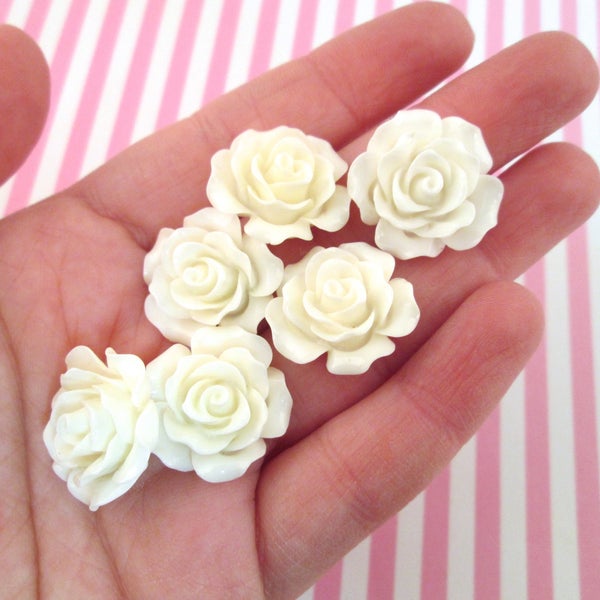 10 White Rose Cabochons 20mm