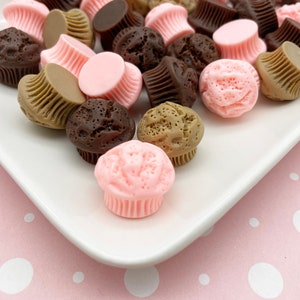 6 cabochons à muffins en résine assortis, taxis pour maison de poupée, pâtisserie, boulangerie, fournitures pour créations artisanales pour fausses pâtisseries, accessoires de bijoux bandeau, petit-déjeuner 035