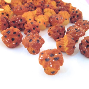 6 Resin Chocolate Chip Muffin Cabochons Blueberry Muffins, #179
