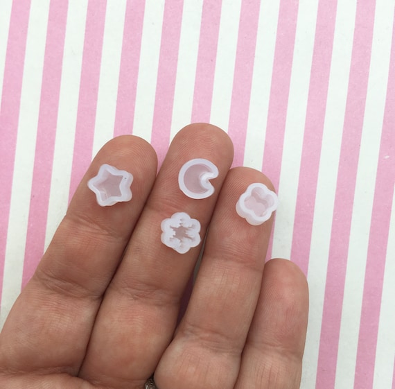 Resin Cab - Round Small, Snowflake Resin Cab - Round Small, Snowflake