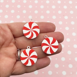 6 Large 20mm Red Starlight Mint Christmas Fimo Candy Charm Pendants,  Fake Bake Polymer Clay Xmas Peppermint Cabochon Cabs, X-mas Craft 254b