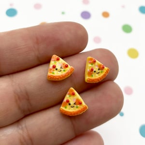 20 Smiling Flatbacked Resin Pepperoni Pizza Cabochons, Flat Backed Acrylic Plastic Food Cabs,  L276