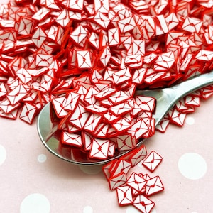 Sobre con carta de amor roja y blanca, arcilla polimérica, chispas para San Valentín, confeti Fimo para vasos, cocteleras, slime, etc. G163
