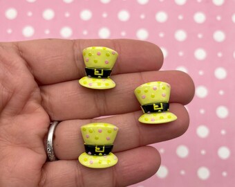 8 Green Leprechaun Flatbacked Resin Hat St Patricks Cabochons, Mad Hatter Flat Backed Acrylic Plastic Cabs 1643