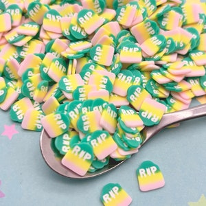 Grotere pastel spookachtige RIP Halloween-grafsteen grafsteen polymeerklei nep hagelslag, NIET-EETBARE grafsteen tafel Scatter confetti N237