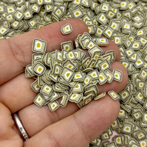 5 mm tranche de pâte polymère, non comestibles, simili-pain, aliment miniature, gobelet shaker, faux biscuits, décoration de table en fimo, confettis K218
