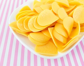 3 Geschwungene 3D Potato Chip Resin Cabochons, 34 mm Fake Food Acryl Kunststoff Cabochons 1121