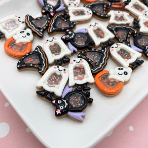 3 Cute Kawaii Halloween Shaker Cabochons, Cute Holiday Ghosts, Witch Hat, Bats, etc DH12b