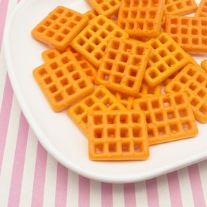 6 Miniature Flatbacked Resin Waffle Cabochon, Flat Backed Biscuit Breakfast Dollhouse Props, Acrylic Plastic Resin Cookie Crackers Cabs 162