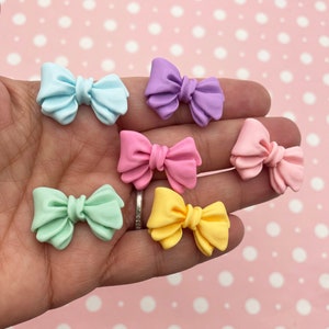 6 verschillende pastelkleurige strik cabochons met platte achterkant, acryl plastic strikcabines met platte achterkant, schattige strikken 760b