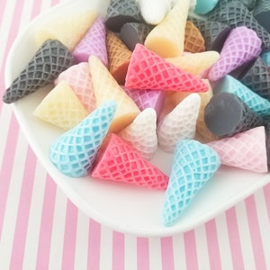 5 Multi-color Pastel Resin Ice Cream Waffle Cone Cabochons, Sweet Acrylic Plastic Decoden Cabs, 311