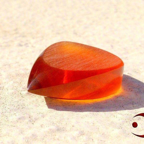 The Protagonist Plectrum - An ergonomic plectrum for arthritis sufferers - Ultem