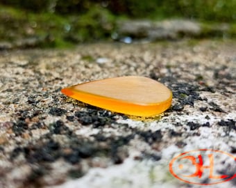 The Antagonist Scalpel - Ultem - A slim, sharp plectrum made for precision, durability and comfort.