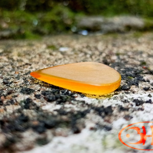 The Antagonist Scalpel - Ultem - A slim, sharp plectrum made for precision, durability and comfort.