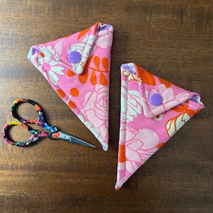 Small Scissor Keeper - Pink Floral Scissor Pocket