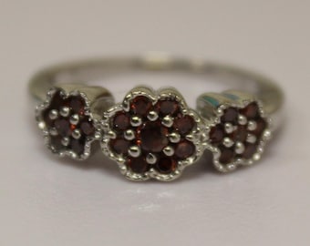 1980's Vintage Flower Garnet Ring 10K Solid Gold Flower Garnet Ring 3.3 Grams Size 7 Garnet Engagement Ring Vintage White Gold Ring Garnet