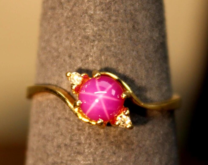 1980's Vintage 10k Solid Gold Pink Star Sapphire Diamond Ring 1.3 Grams Size 6 Pink/Purple Sapphire & Diamond Ring Vintage Diamond Ring