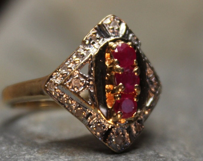 1980's Vintage Solid 14K Gold Ruby Diamond Ring Gold Ruby Diamond Ring 3.6 Grams Size 5.75 Ruby Diamond Engagement Ring Vintage Ring Diamond