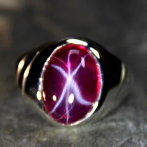 1980s Vintage 7 Carat Natural Red Star Ruby Ring 6.9 Grams Size 10 Sterling Silver 925 Natural Red Ruby Ring Silver Vintage Ring