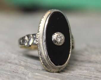1930's Vintage 10k Solid Gold Onyx Diamond Ring 2.5 Grams Size 4 Large Deco Gold Ring 10K Solid Gold Onyx Ring Vintage Onyx solid Gold Ring