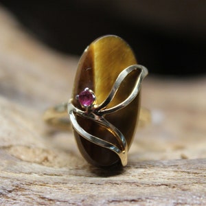 1990&#39;s Vintage 10K Gold Tigers Eye Ring 4 Grams Tigers Eye & Ruby Gold  Ring Size 5 Yellow Gold Ruby Rings Vintage Ruby Rings Vintage Rings