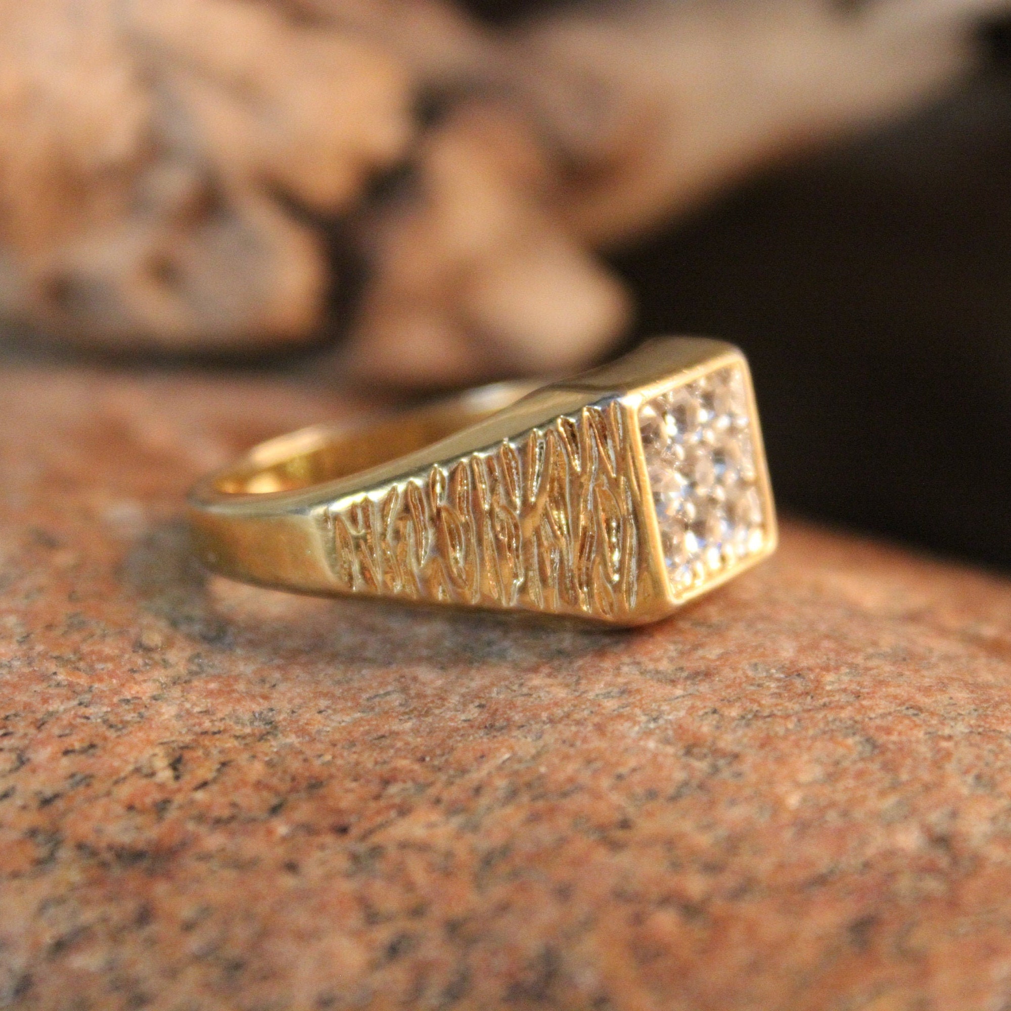 18k sale hge ring