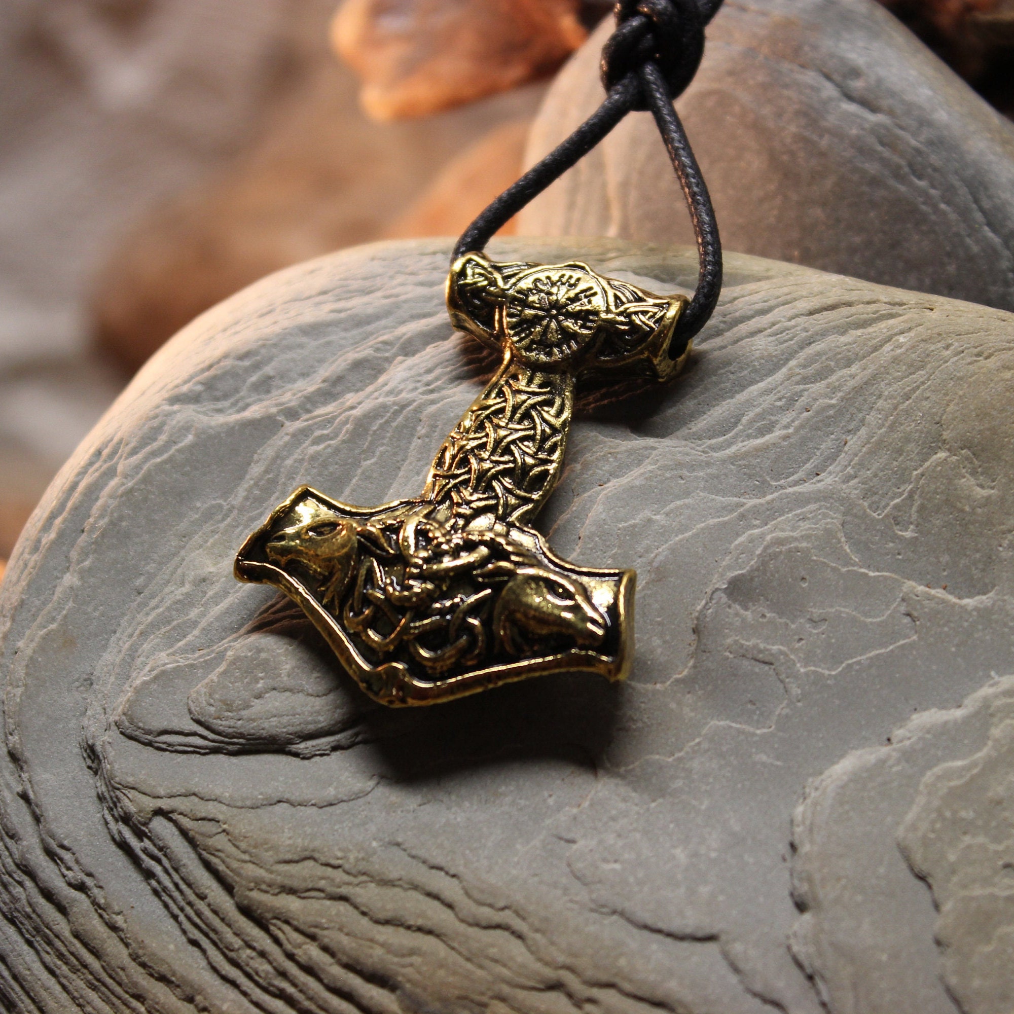 King Chain With Wolf Heads & Gold Trimmed Mjolnir - Vikings Roar