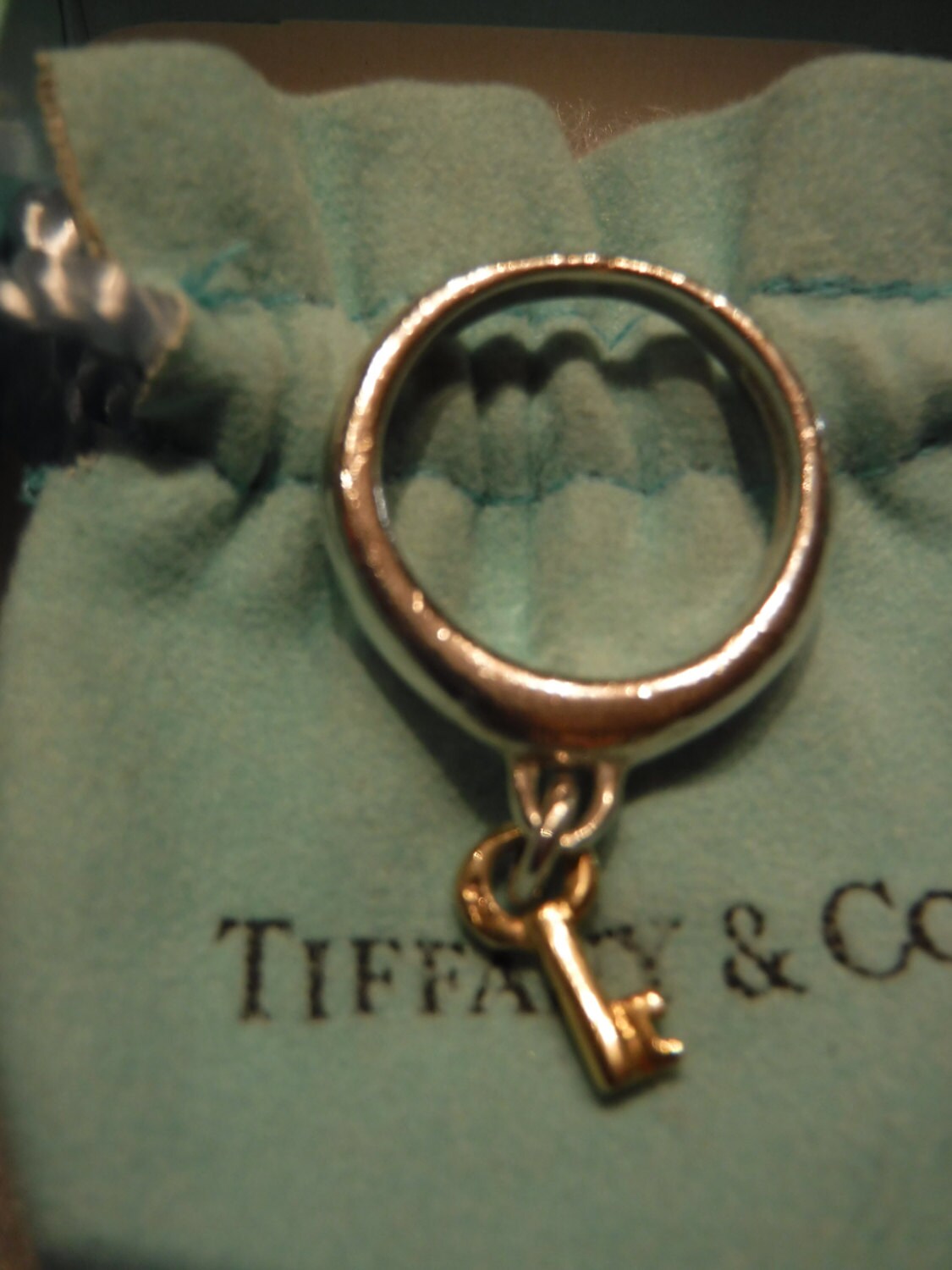 Authentic Tiffany & Co 925 Sterling Silver and 18K Gold Key Ring Size 5