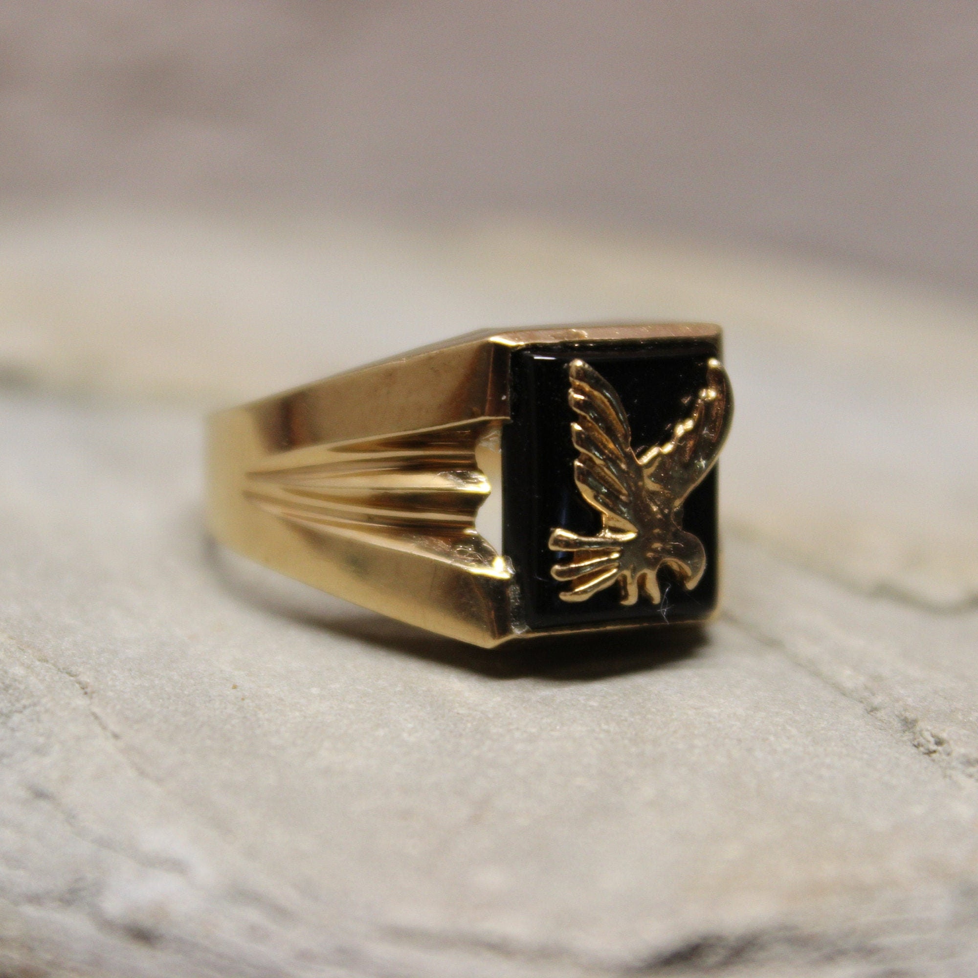 1960's Vintage Mens Gold Onyx Eagle Ring Men Onyx Ring 10K Solid Gold Mens Ring 5.3 Grams Size 10 Mens Eagle Ring Mens 10K Onyx Ring Gold 1960's Vintage Mens Gold Onyx Eagle Ring Men Onyx Ring 10K Solid Gold Mens Ring 5.3 Grams Size 10 Mens Eagle Ring Mens 10K Onyx Ring Gold