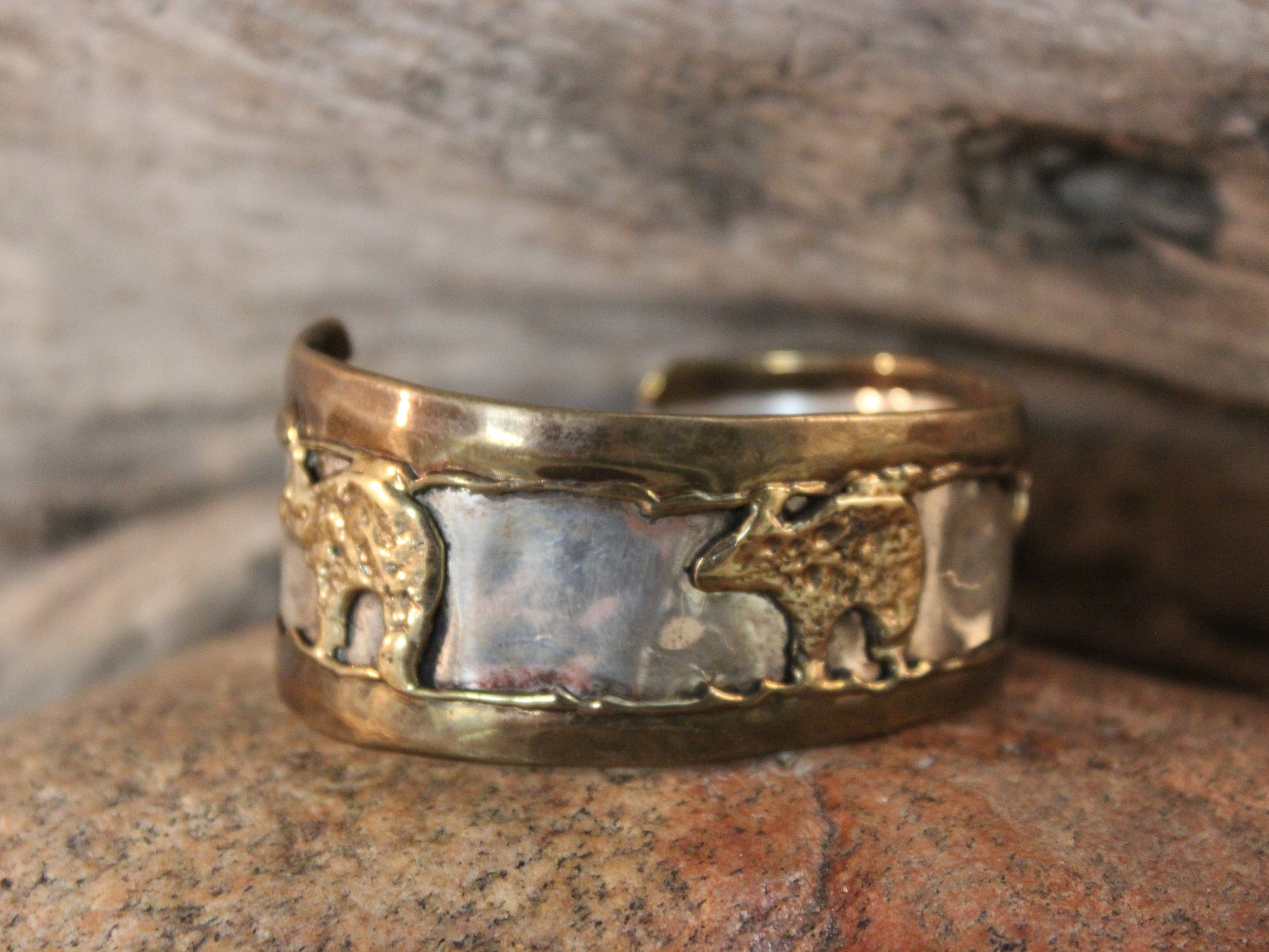 Amazing Vintage Navajo Triple Bears Sterling Silver Native American Bracelet Amazing Vintage Navajo Triple Bears Sterling Silver Native American Bracelet
