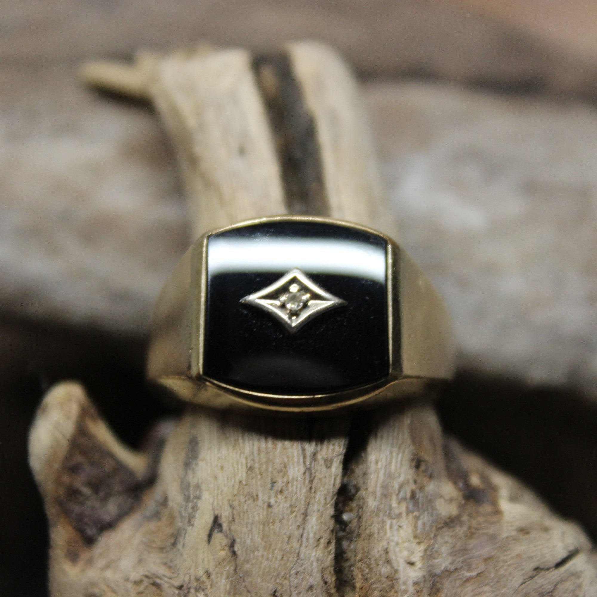 Vintage American 10ct Yellow Gold Onyx Signet Ring, Circa 1960 at 1stDibs   vintage onyx signet ring, vintage gold onyx ring, mens vintage gold onyx  ring