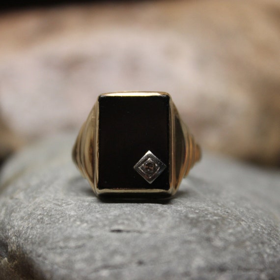 Mens Onyx Gold Signet Ring Carved Shoulders Gem