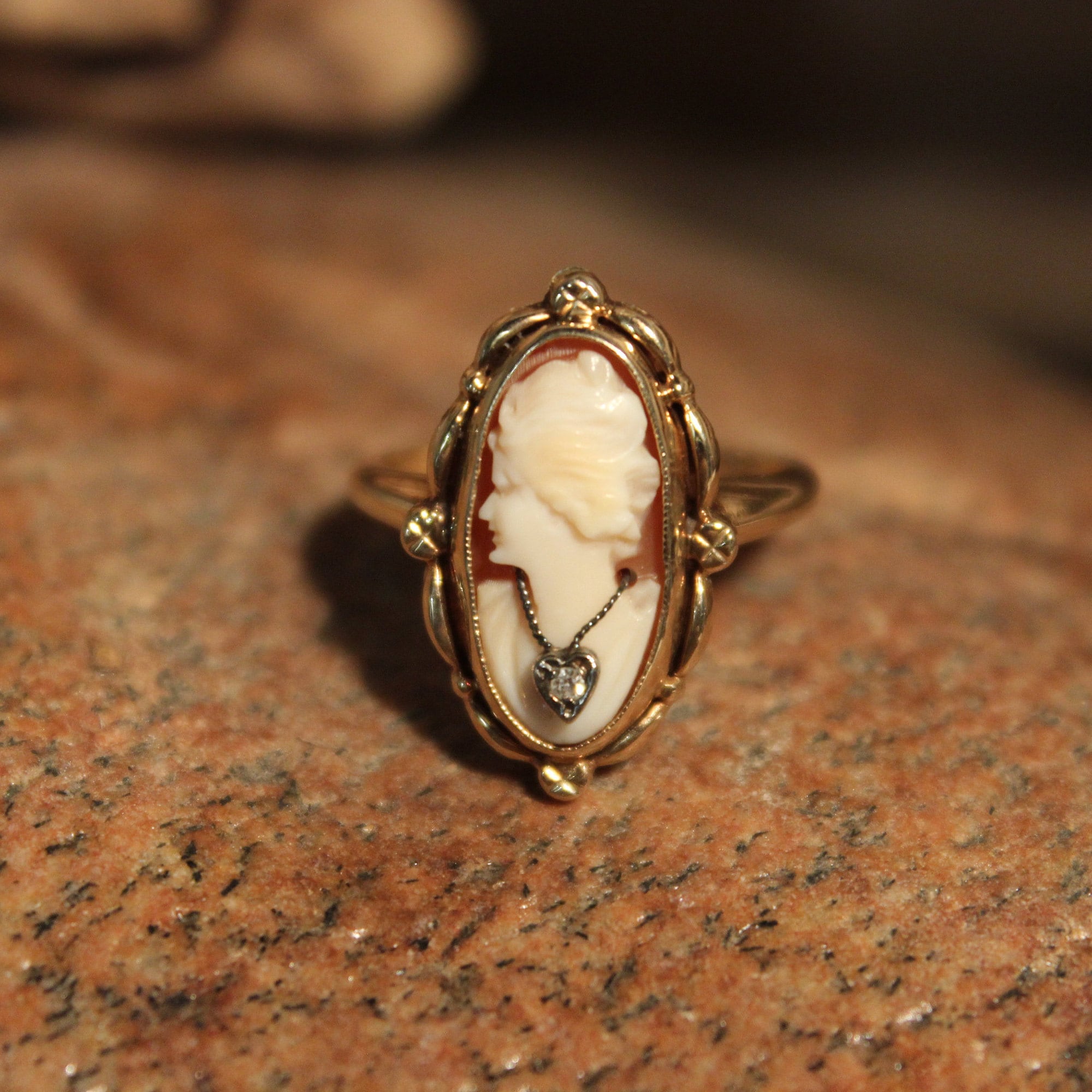 Victorian 10k Solid Gold Cameo & Diamond Ring 2.9 Grams Size 6 Cameo