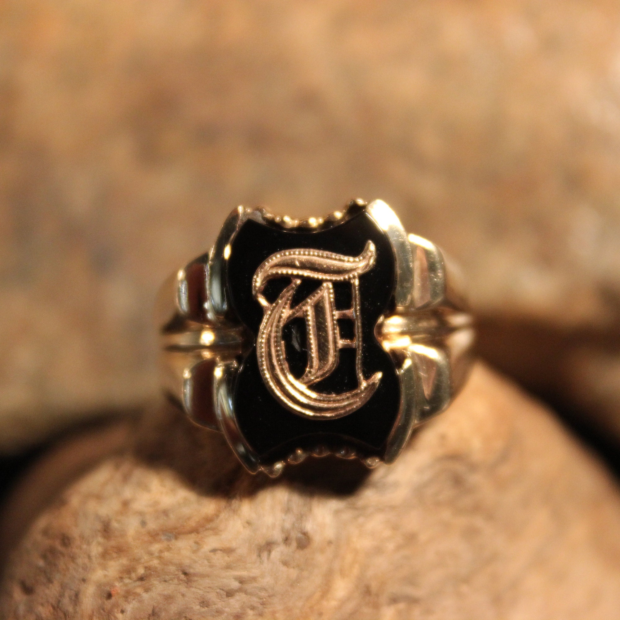 Mens Vintage Ring Mens 10K Solid Yellow Gold Ring 7.5 Grams Size