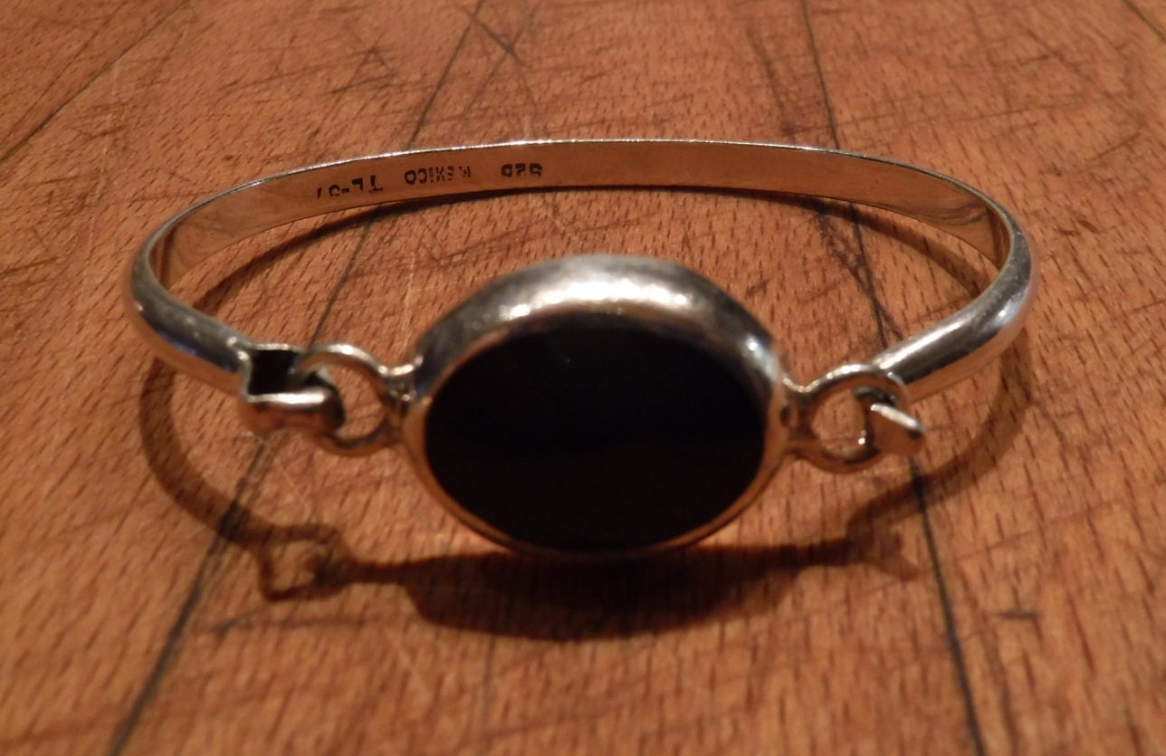 Vintage Taxco Mexico Sterling Silver Onyx Hinged Bracelet Bangle