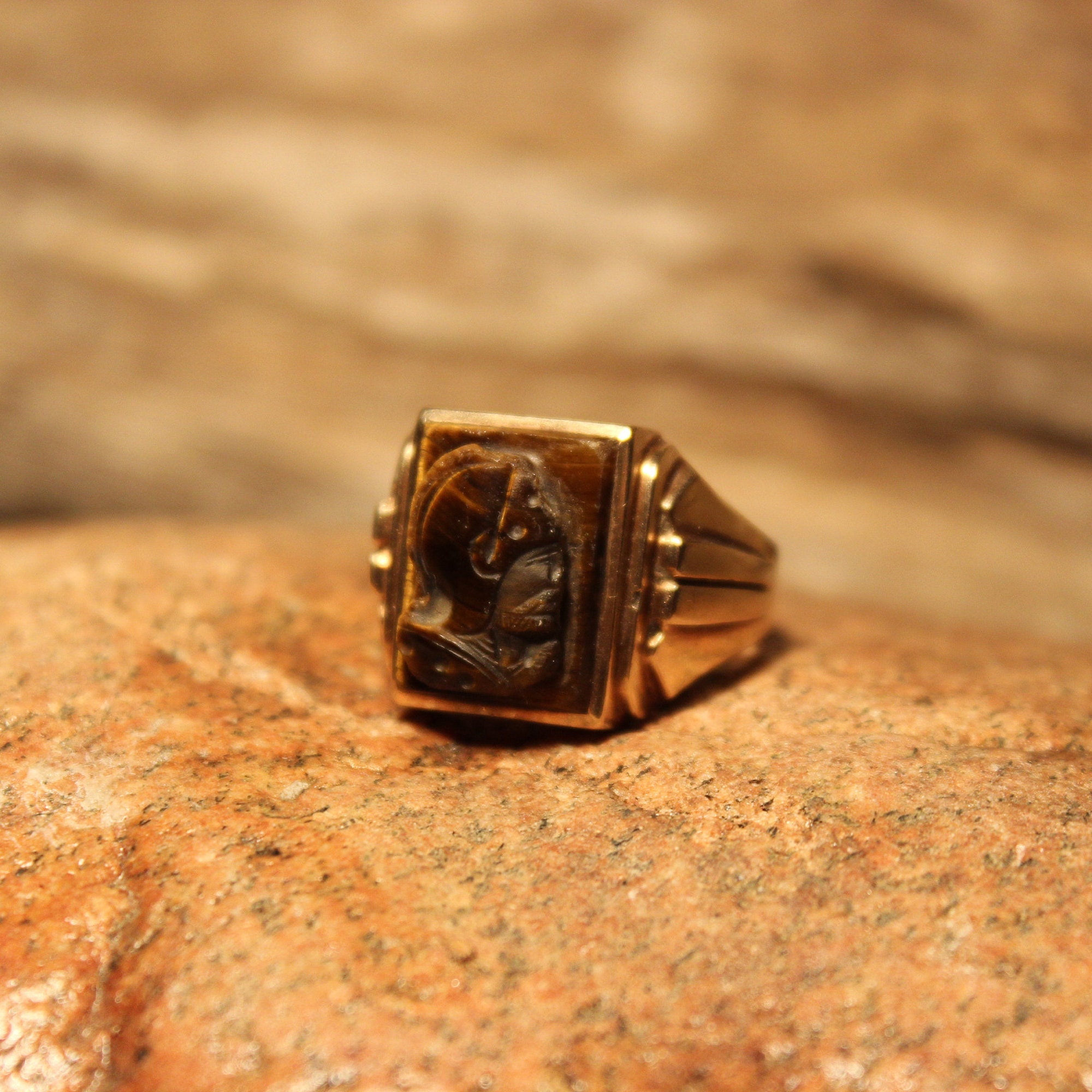 vintage-intaglio-10k-yellow-gold-roman-soldier-gold-ring-heavy-9-4