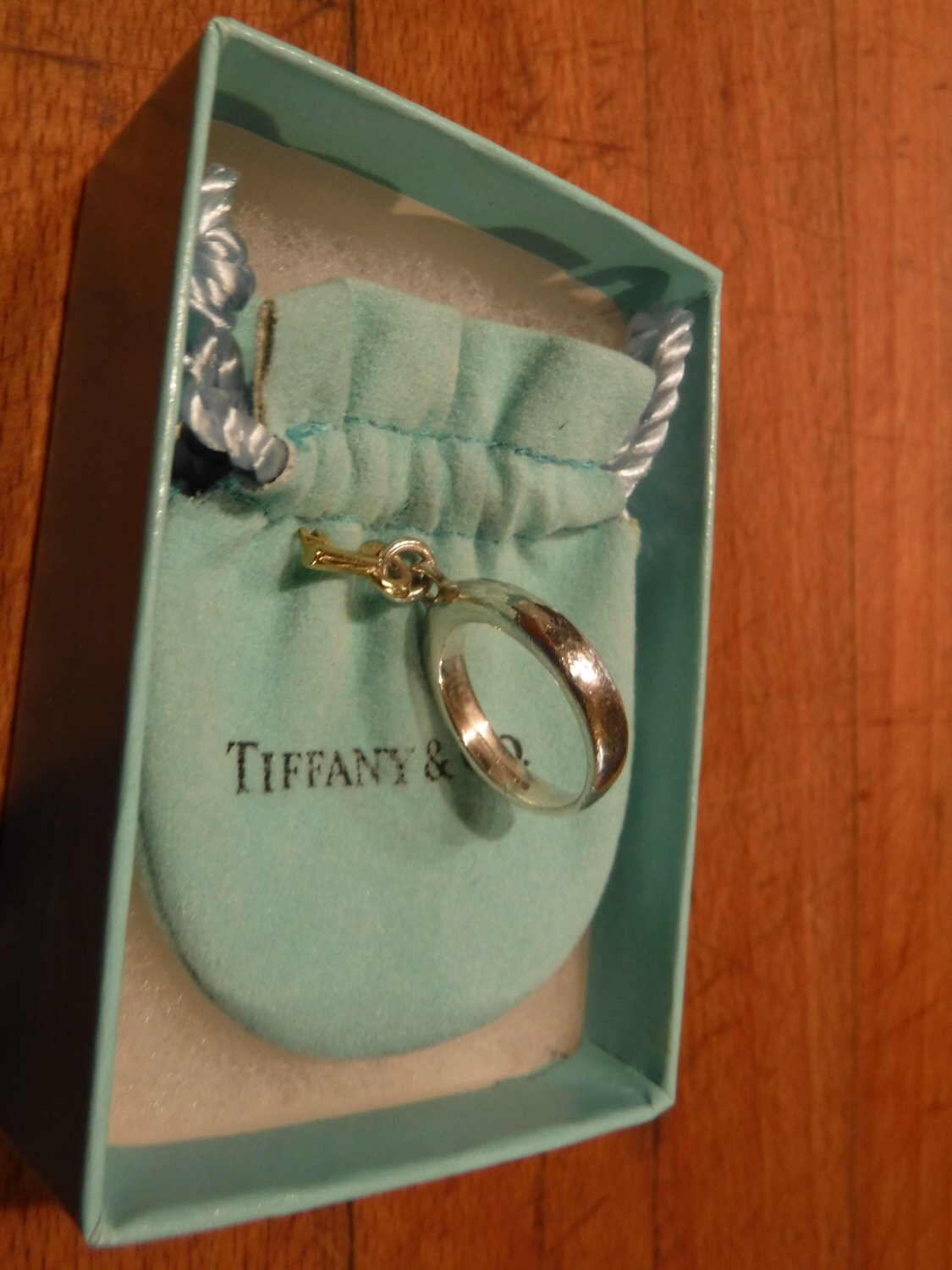 Authentic Tiffany & Co 925 Sterling Silver and 18K Gold Key Ring Size 5