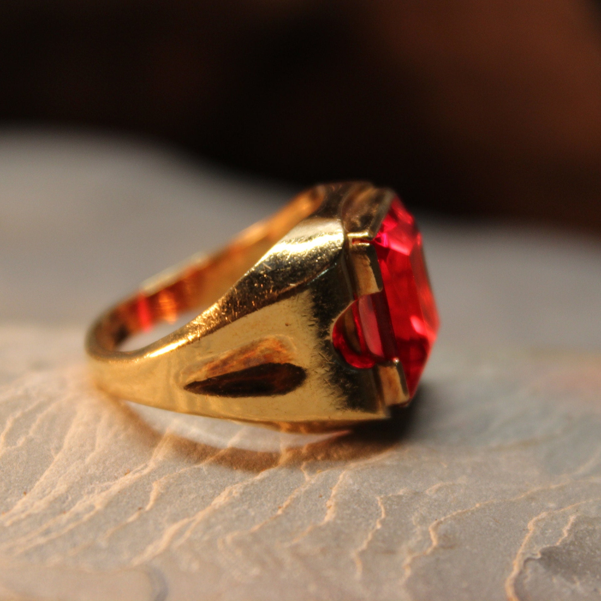 1970's Vintage Mens Ruby Ring 5.5 Grams Size 8 Solid 10K Yellow Gold