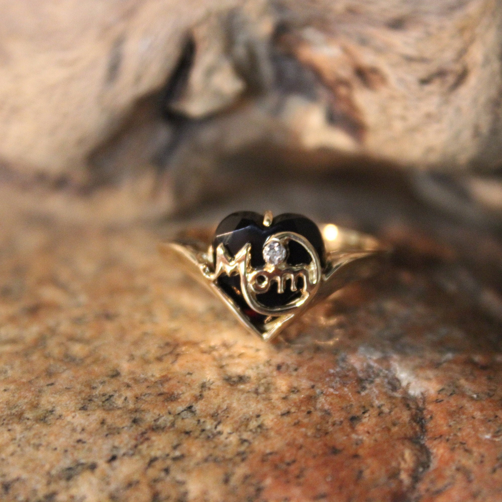 Vintage 10k Solid Gold Diamond Ring Gold MOM Ring 2.7 Grams
