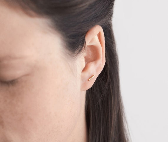 line stud earrings