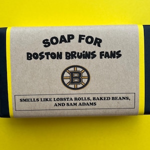 Jabón de los Boston Bruins Jabón para fanáticos de los Bruins - Jabón de los Bruins - Regalo para fanáticos del hockey de los Bruins - Medias navideñas de los Boston Bruins