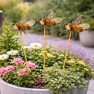 Set of 3 Metal Bee Garden Stakes – Rustic Gold Garden / Pot Plant Decor