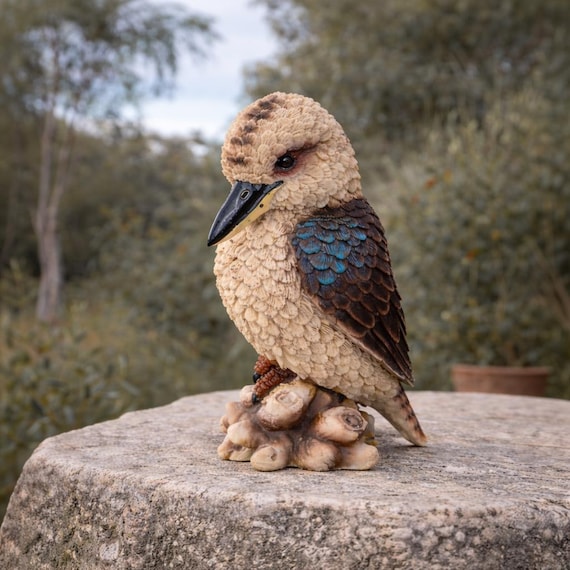 Australian Native Kookaburra on Tree Stump – 18cm Outdoor Garden Ornament