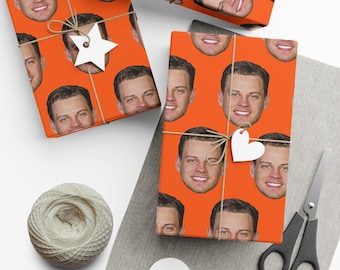 Papeles de regalo de Joe Burrow con cara naranja de Bengals